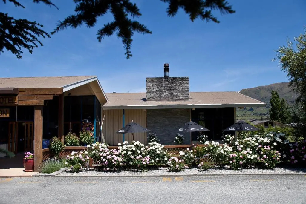 Wanaka Hotel