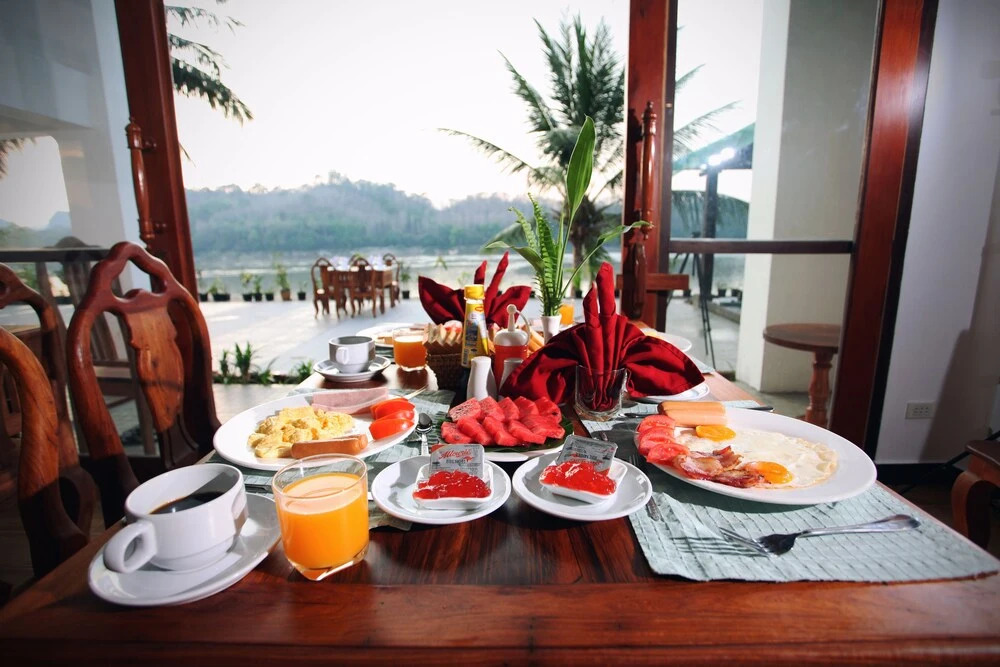 Sengmany Riverside Hotel