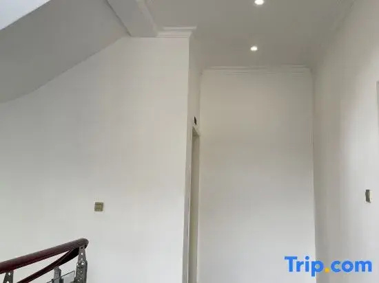Mangshi Lumingshe B&B (Huancheng East Road)