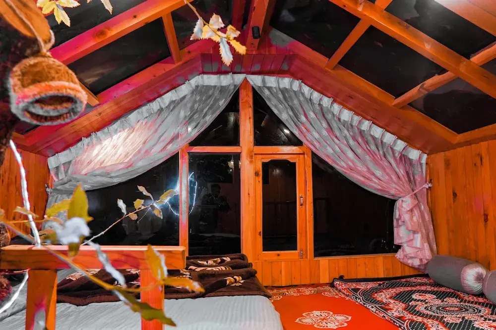 WOW Duplex Treehouse & Cottages