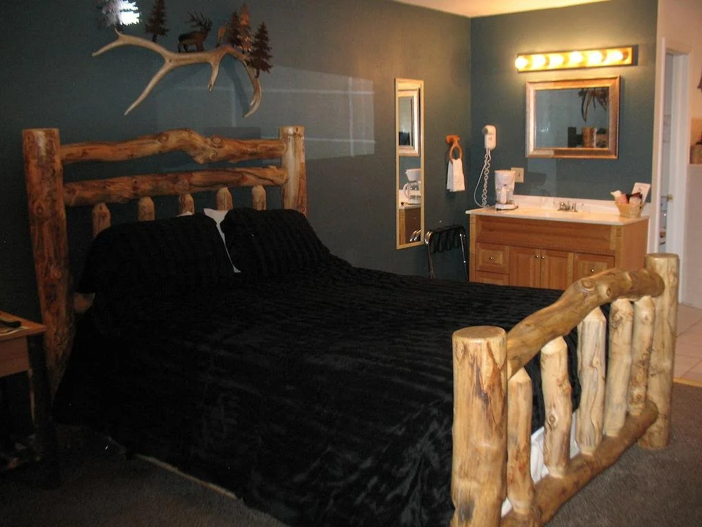 Coyote Motel West