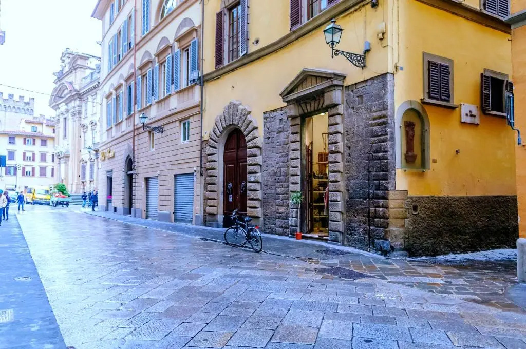 Corno Florentine Apartment