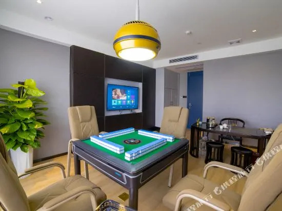 Orange Hotel (Chengdu Xindu Qiyi International Plaza Clock Tower Metro Station)