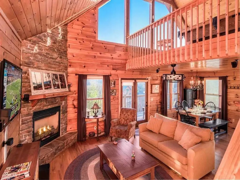 Gatlinburg Summit Views 2 Bedroom Home with Hot Tub