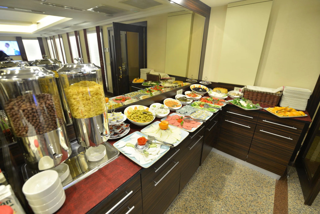 Golden Siyav Hotel