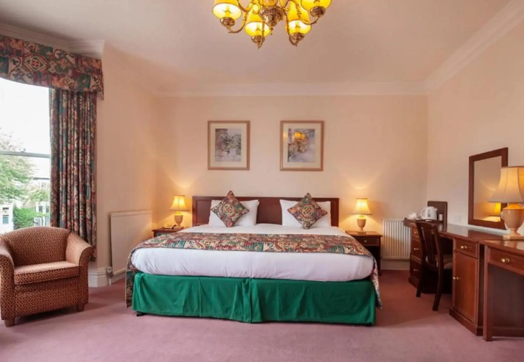 Ashley Hotel