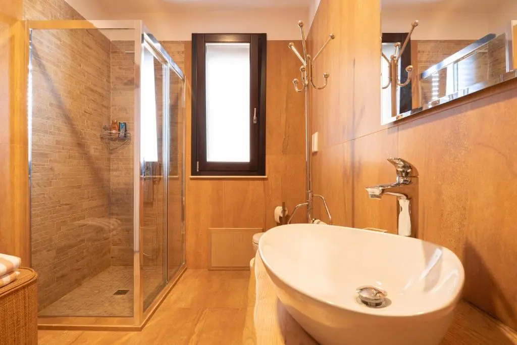 Intera villa ad uso esclusivo con 2 bagni 4 camere da letto,garage,giardino,area fitness,lavatrice,wifi