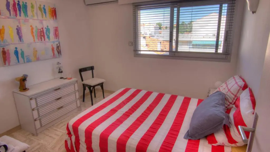 Beau 2 pièces 3 étoiles Vue Mer et Montagnes Garage Privé