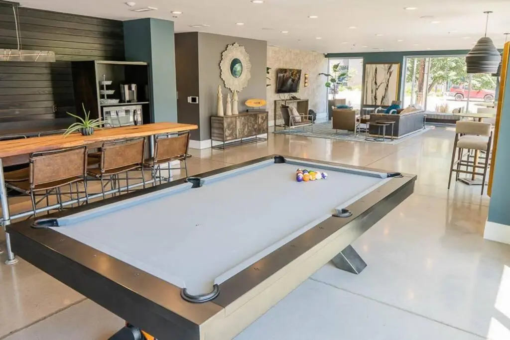 Luxe Downtown PentHouse with Amenities 76