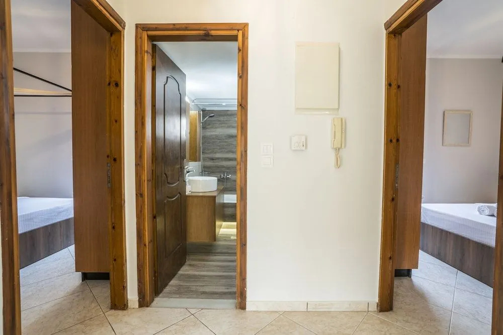 Deluxe Sunny Apartments