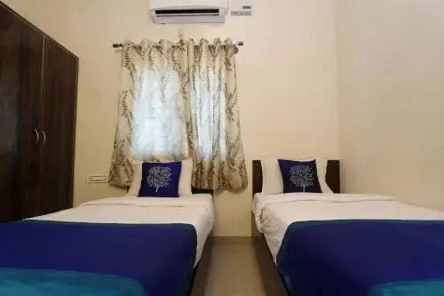 Garden Green Deluxe by OYO Rooms