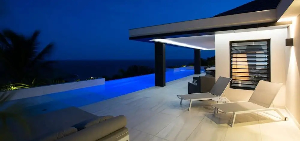Villa Rose Dog