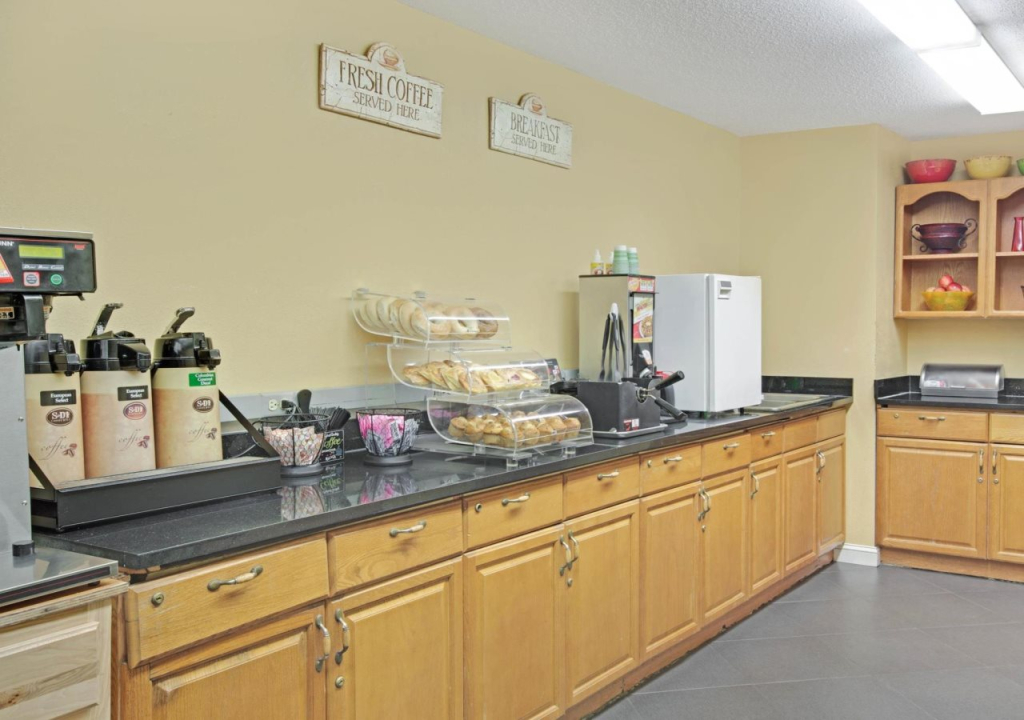 Microtel Inn by Wyndham University Place