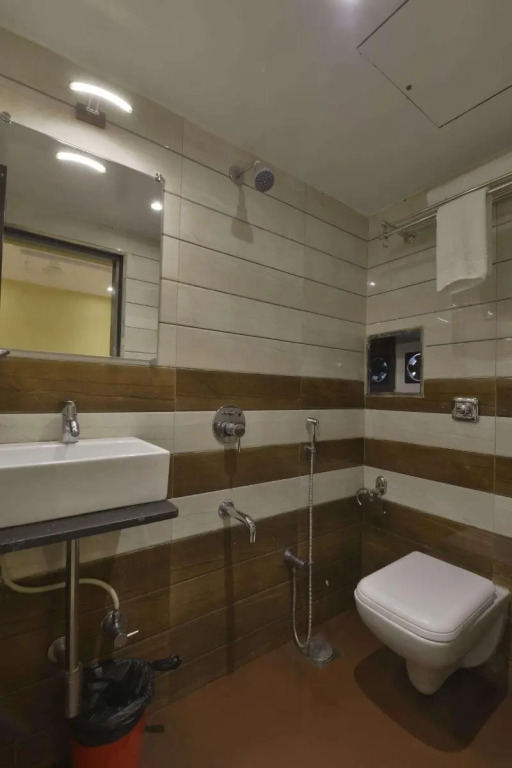 Hotel Residency Park Near Masjid Rly Station South Mumbai