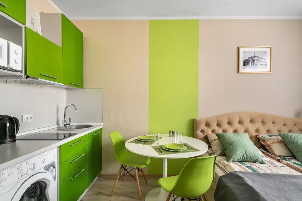 Modern Studio by Simply Comfort. Gym.