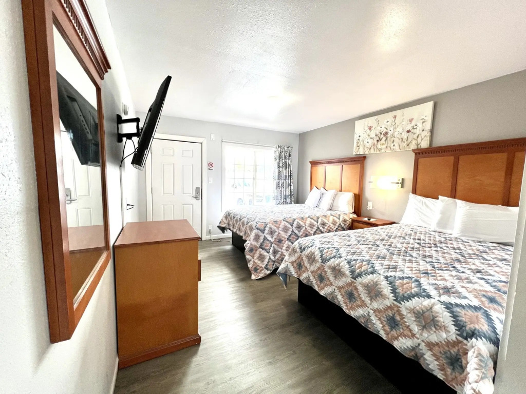 Royal Gateway Motel