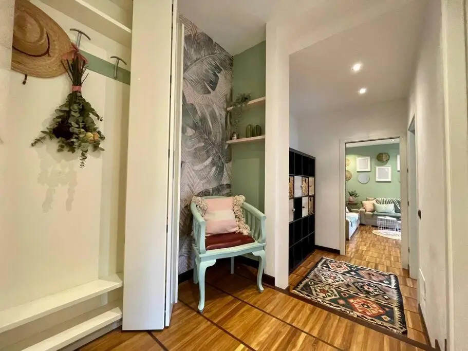 MY HUMBLE HOUSE: appartamento con vista lago e giardino uso esclusivo