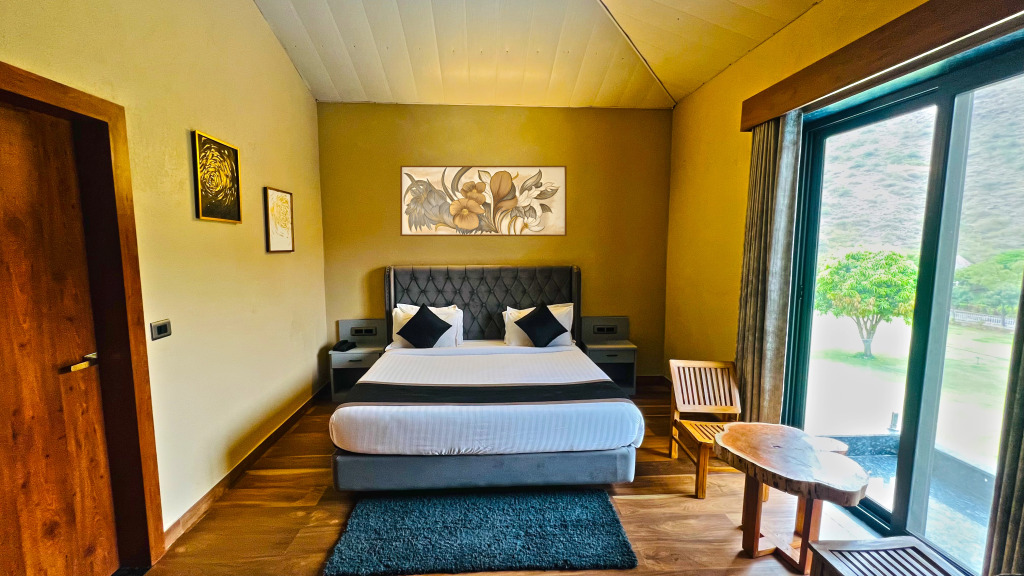 The Divine Hills Resort Suites with Private Pool Near IIM Udaipur