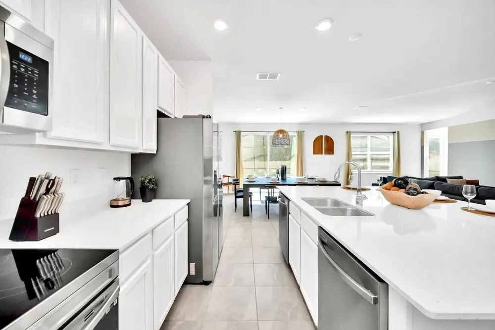 Incredible 10br Home With Pool and Games Room