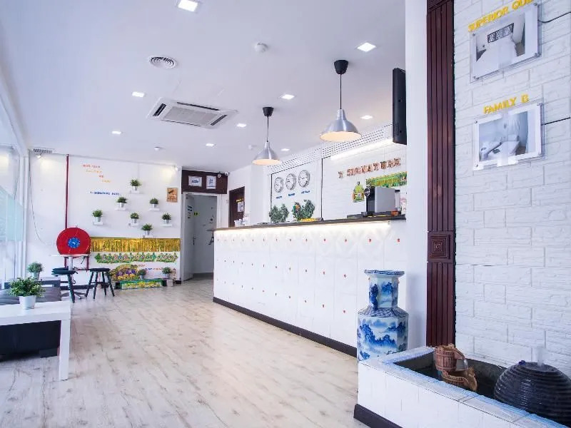 OYO 43963 T Signature Hotel