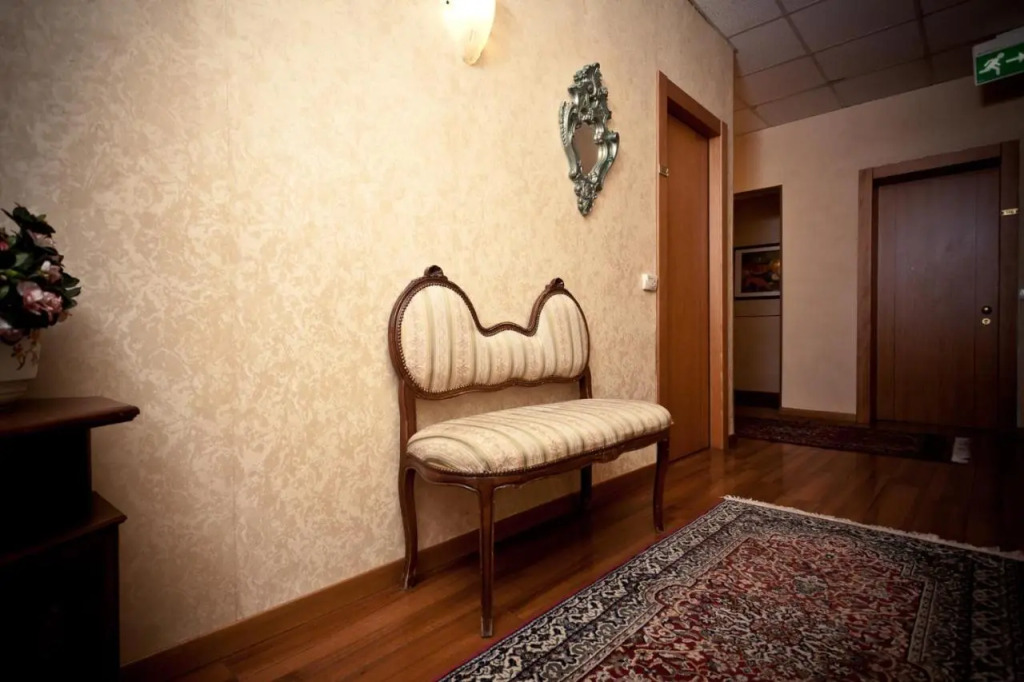 Phi Hotel Ambra