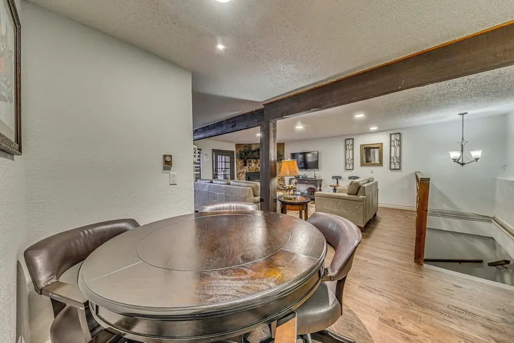 Spacious Ruidoso Retreat w/ Hot Tub & 2 Kitchens!