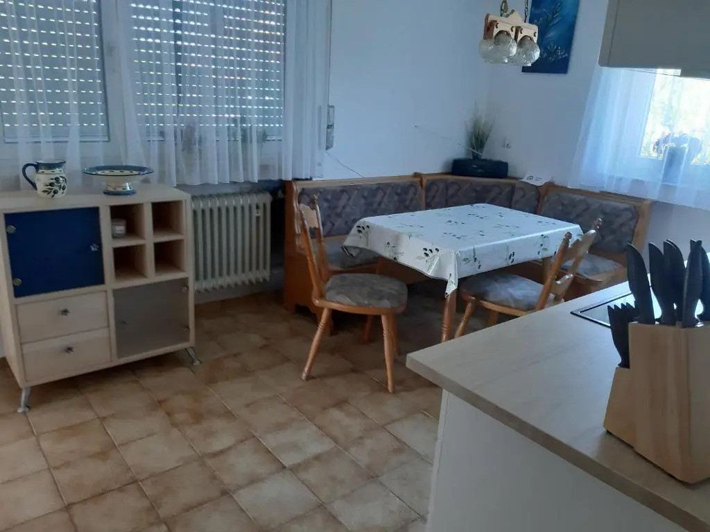 Schöne 80qm Ferienwohnung in ruhiger Lage