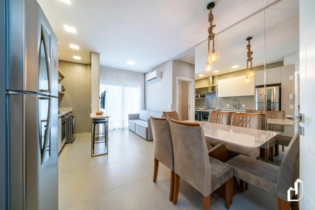 Apartamento Com 02 Dormitórios Em Canto Grande