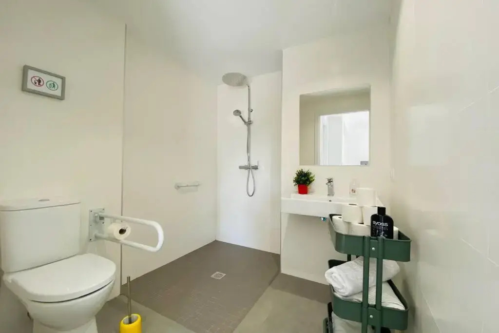 70 M2, APARTAMENTO CERCA DE LA PLAYA, APTO MINUSVALIDOS