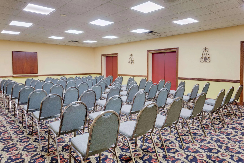 Ramada Montgomery