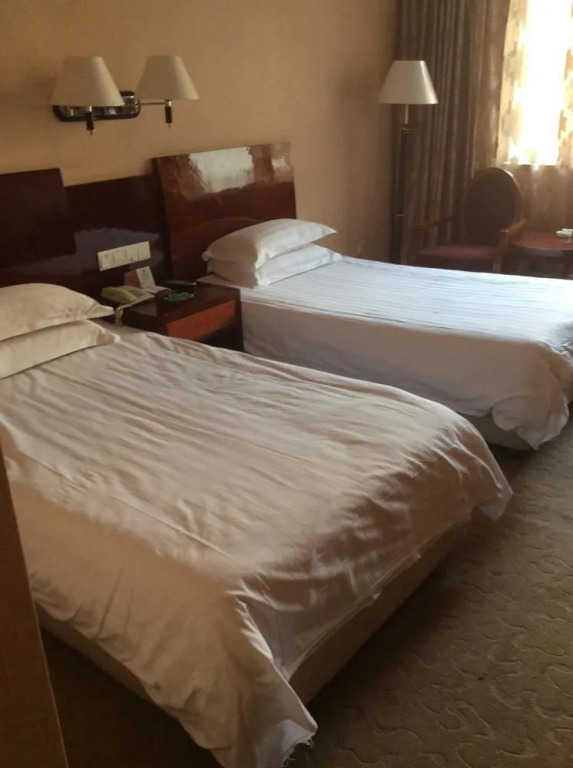 Huanhu Hotel