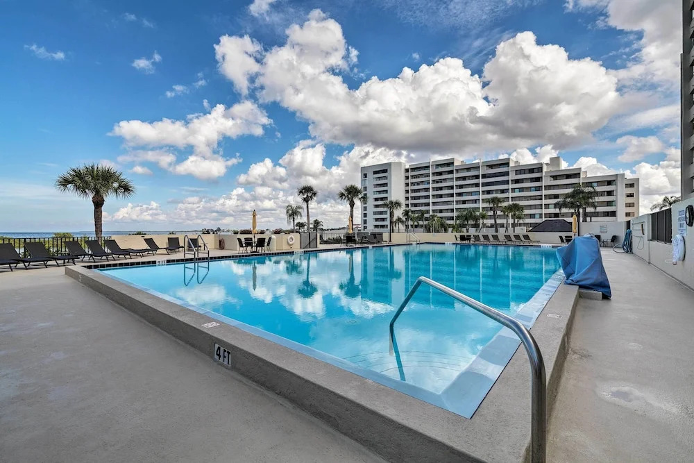 Upscale Gulf Front Hudson Condo w/ Pool