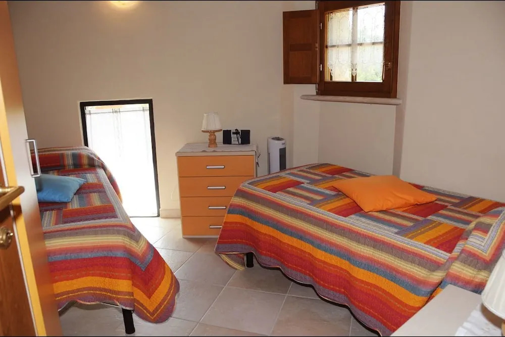 Wonderful private villa for 4 people with WIFI, pool, A/C, TV, terrace and parking