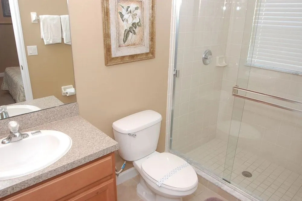 345 Woodward Place 4 Br villa by RedAwning