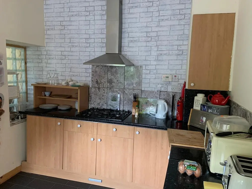 Homely Spacious Cottage in Central Location