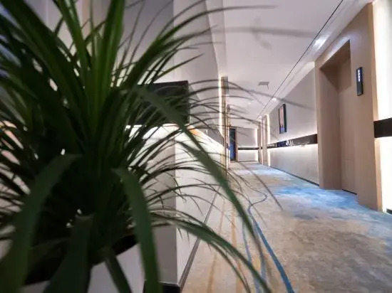 Yangjiang Gangwan Holiday Hotel