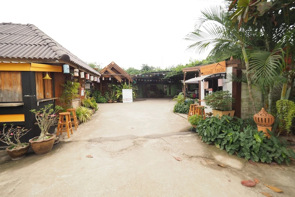 Aromdee Resort