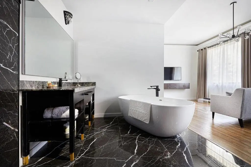 Mount Alverno Luxury Resorts