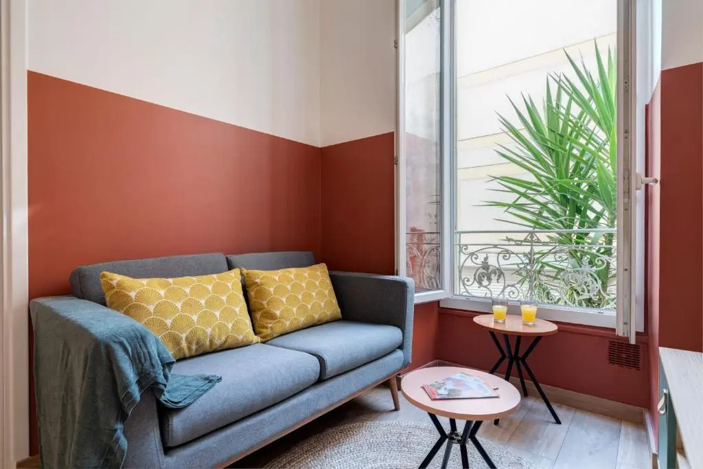 Cosy and Trendy 3 Bedrooms train station and tramway