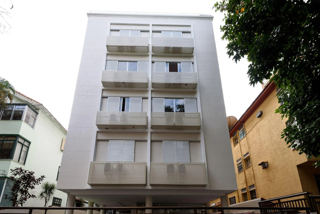 Moderno Quarto E Sala Em Copacabana | Mfb 76/204