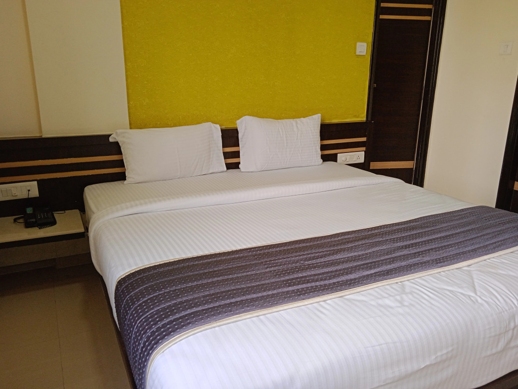 RAJKIYAM - A Business Hotel