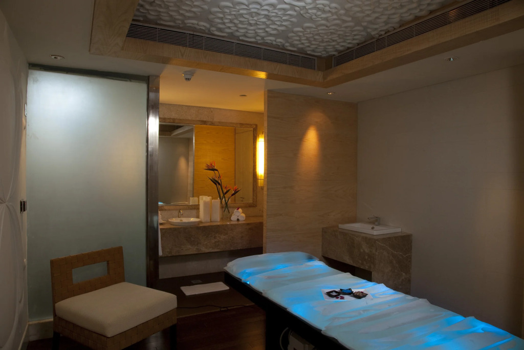 Crowne Plaza New Delhi Okhla by IHG