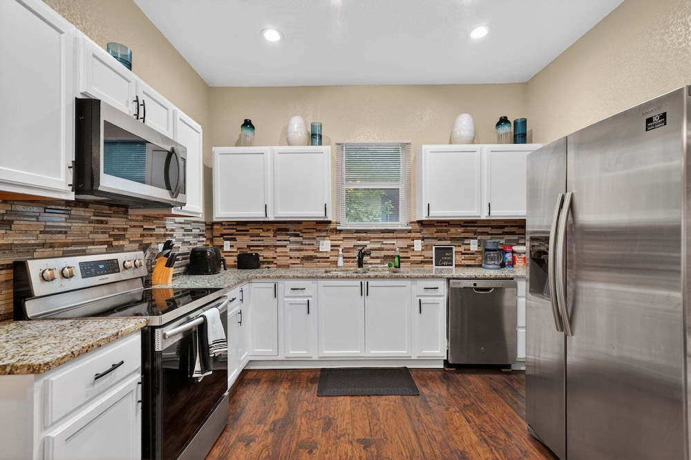 Minutes From Alamodome, Riverwalk, Pearl And Hbgcc 3 Bedroom Home