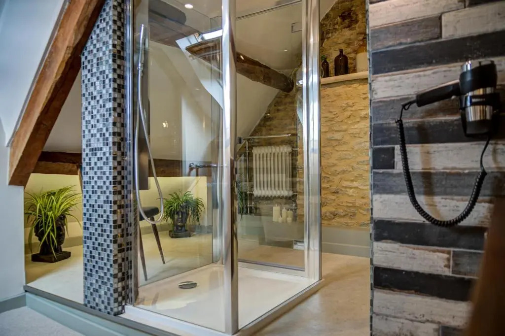 Chic Georgian town house in Cotswold town centre