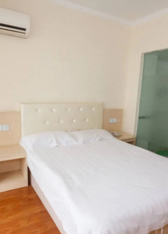 Hangzhou Woju Express Hotel (Xiasha Media Store)