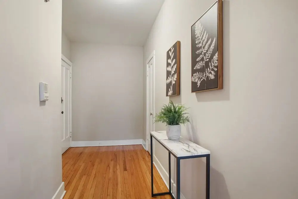 3BR Apartment w Laundry in Rogers Park