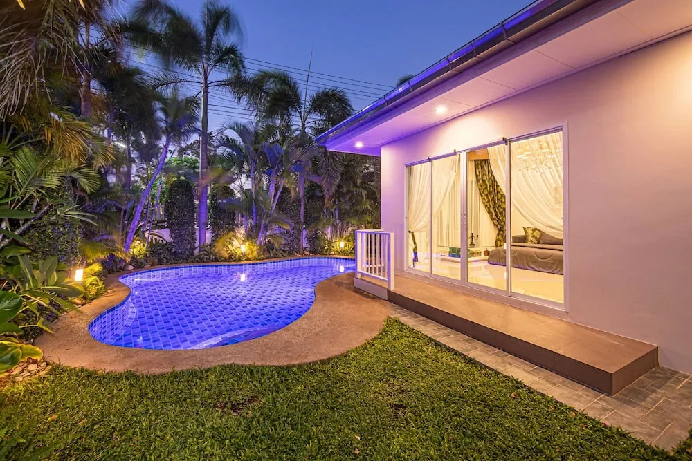 Luxury Villa With Private Swimmong Pool