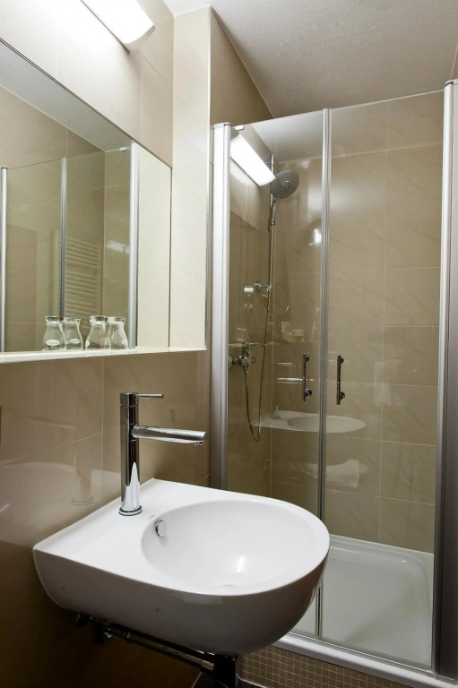 Номер 210, Artim Hotel, Berlin