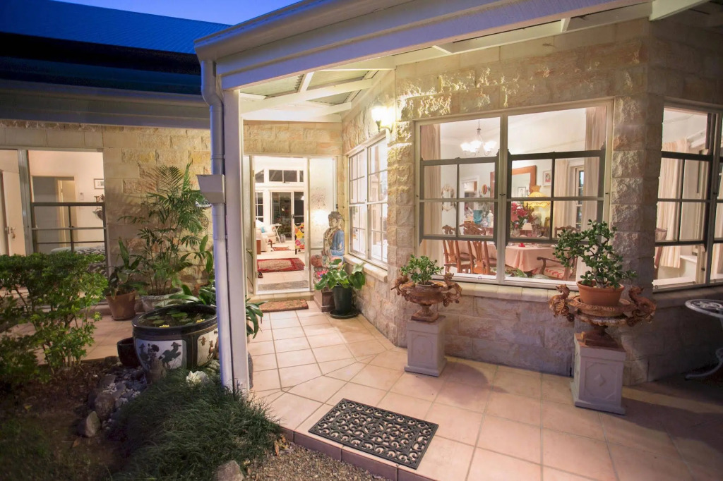 Noosa Valley Manor B&B