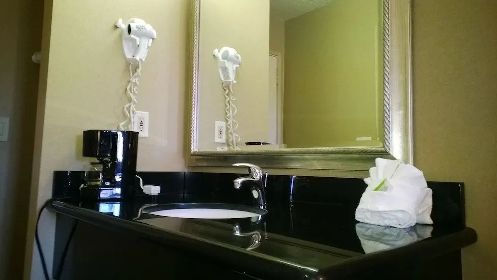 Briarwood Suites